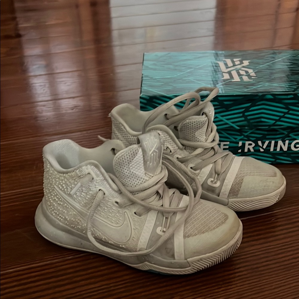 Nike Kids Kyrie Irving White Basketball Shoes
